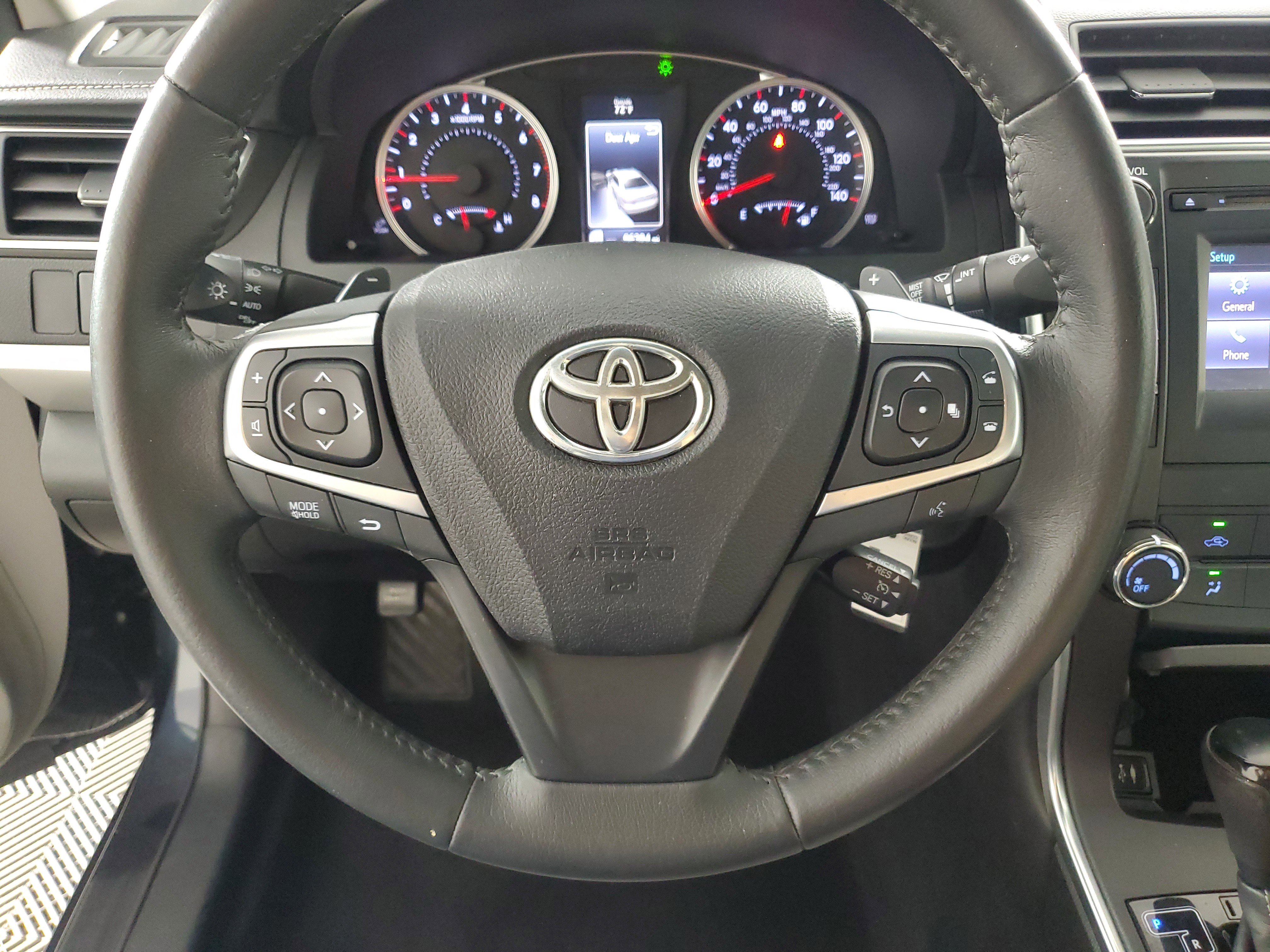 Used 2017 Parisian Night Pearl Toyota SE image 19