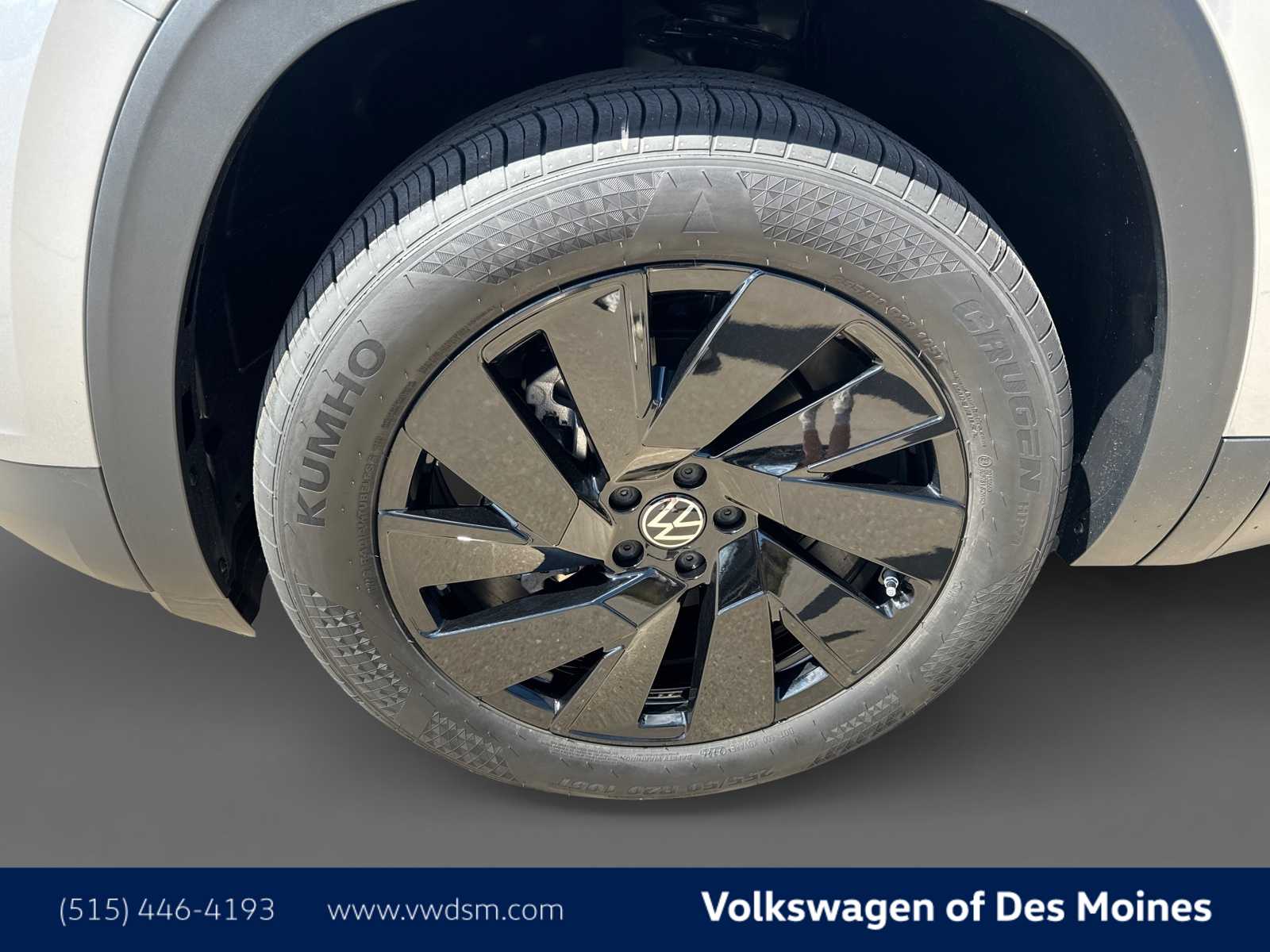 2026 Volkswagen Atlas Cross Sport SE Technology photo 8