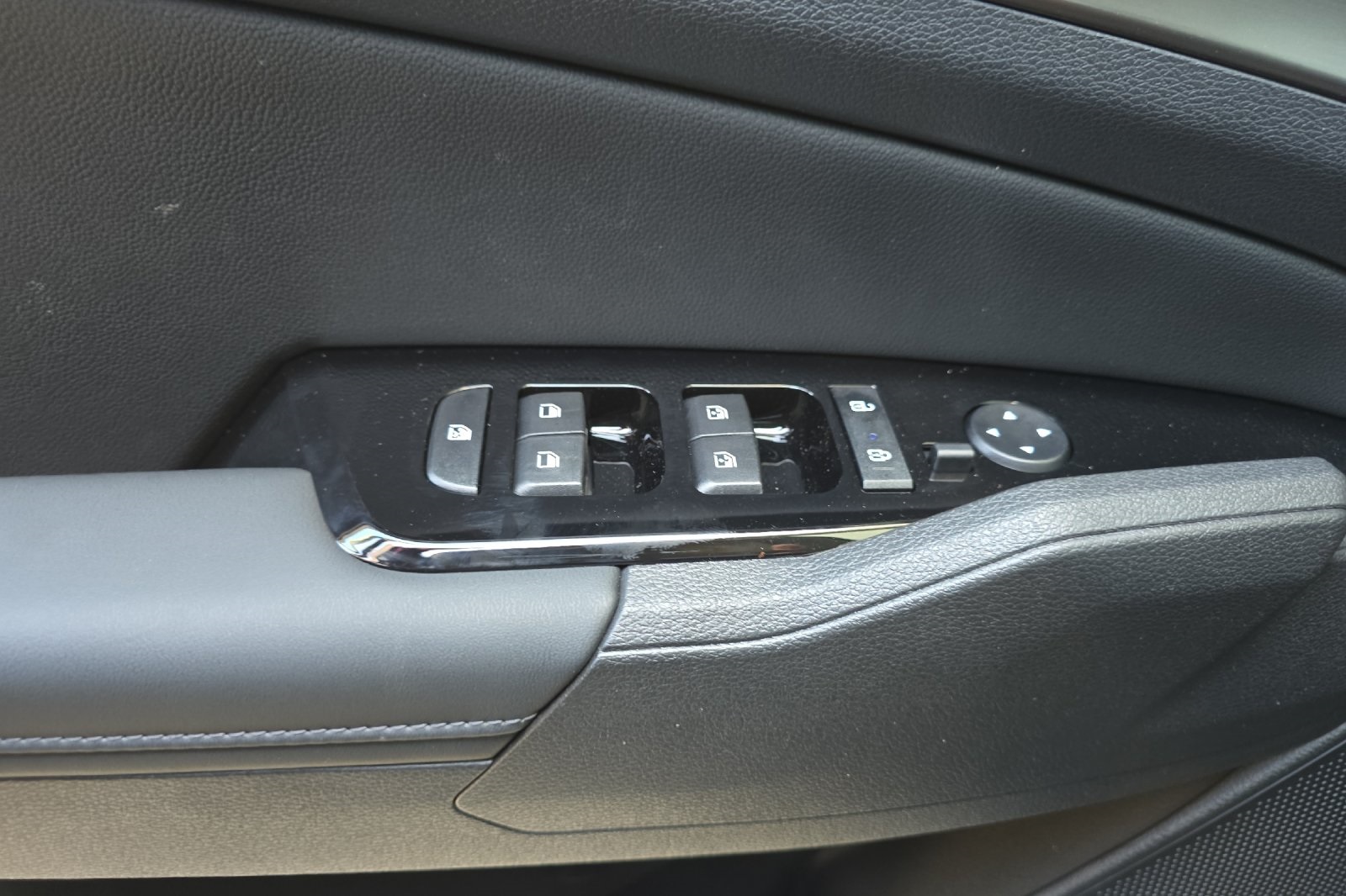 2025 Kia Sportage Hybrid EX photo 6