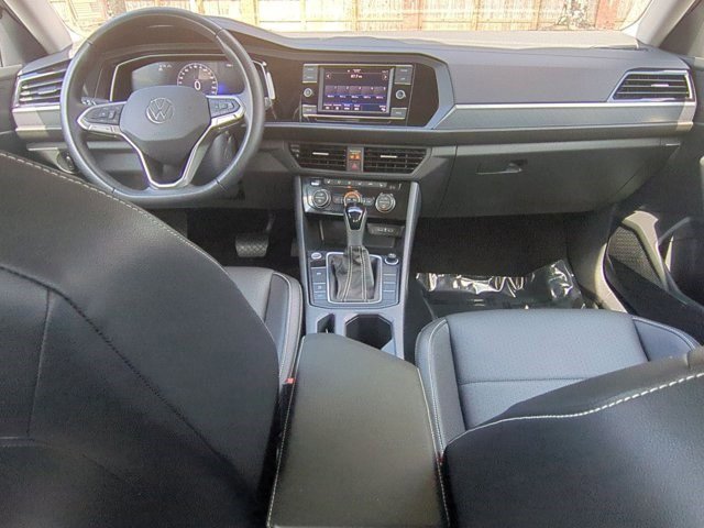 2024 Volkswagen Jetta SE photo 2