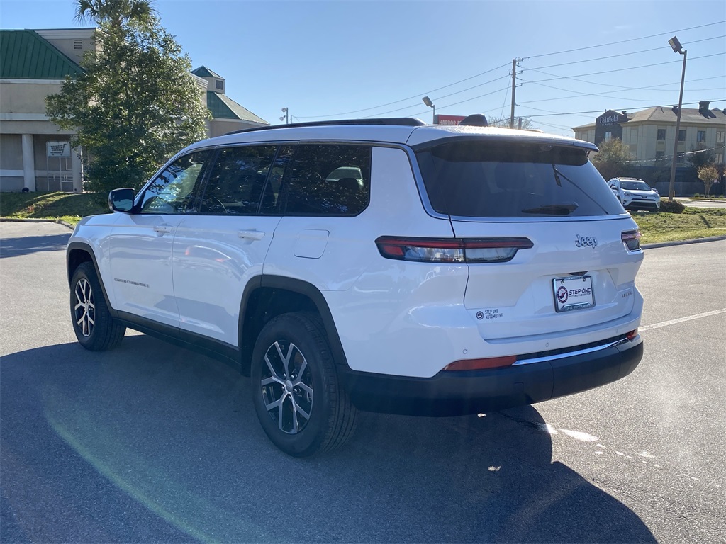 2025 Jeep Grand Cherokee Limited photo 6