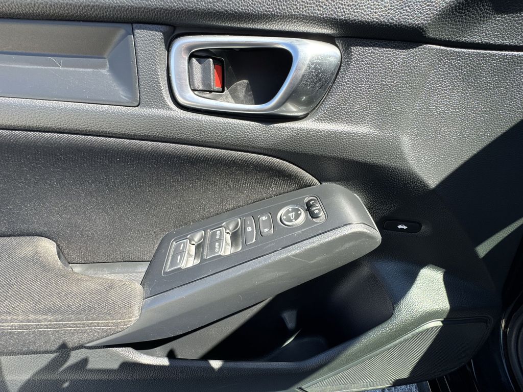 2023 Honda Civic Sport photo 13