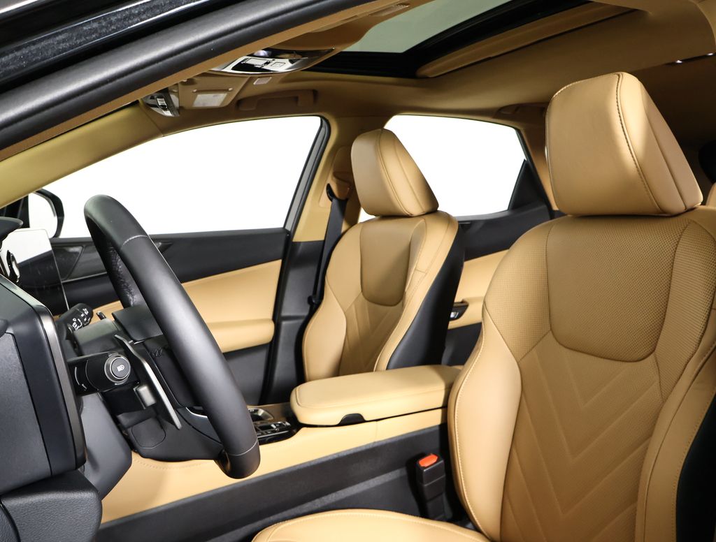 2024 Lexus NX 350 Luxury photo 5