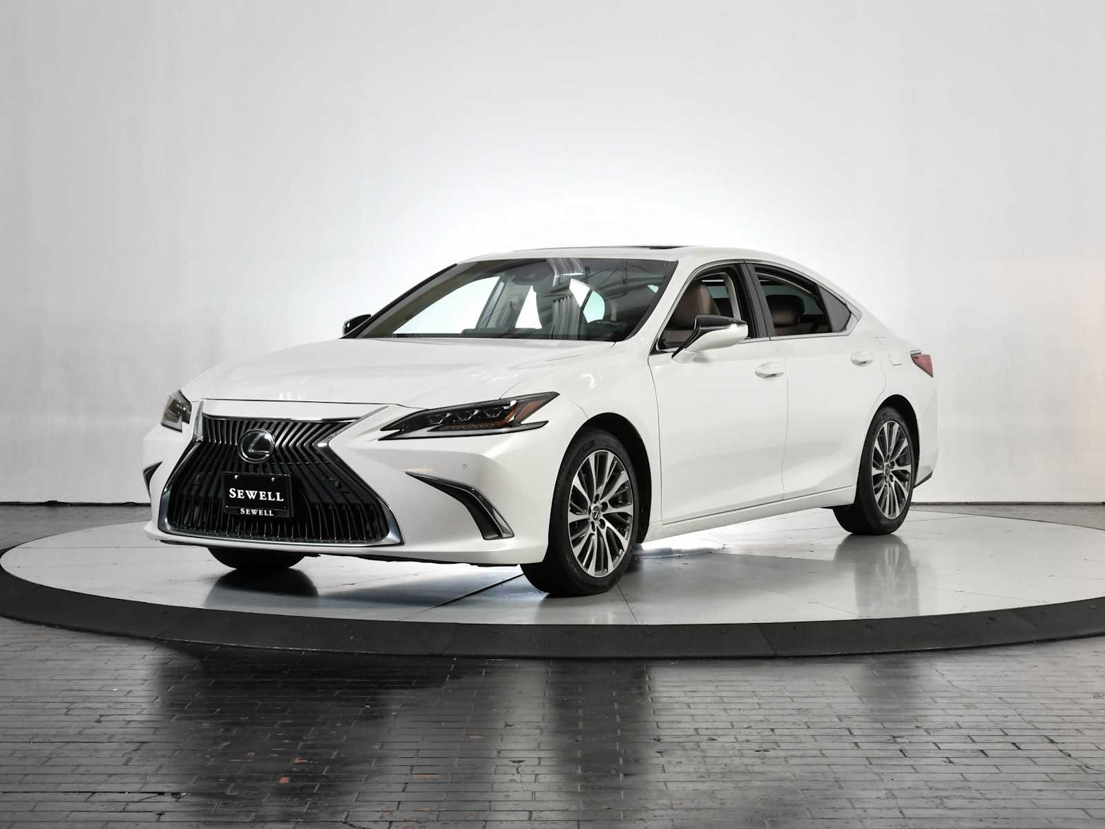 2019 Lexus ES 350 Luxury's photo