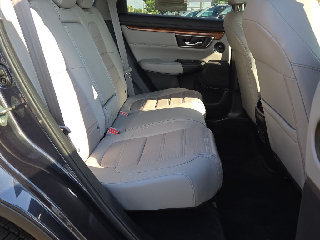 2019 Honda CR-V Touring photo 4