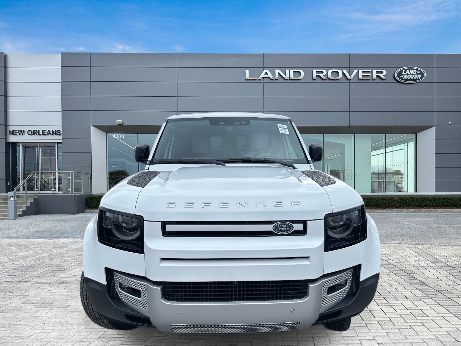 2025 Land Rover Defender 110 S photo 2