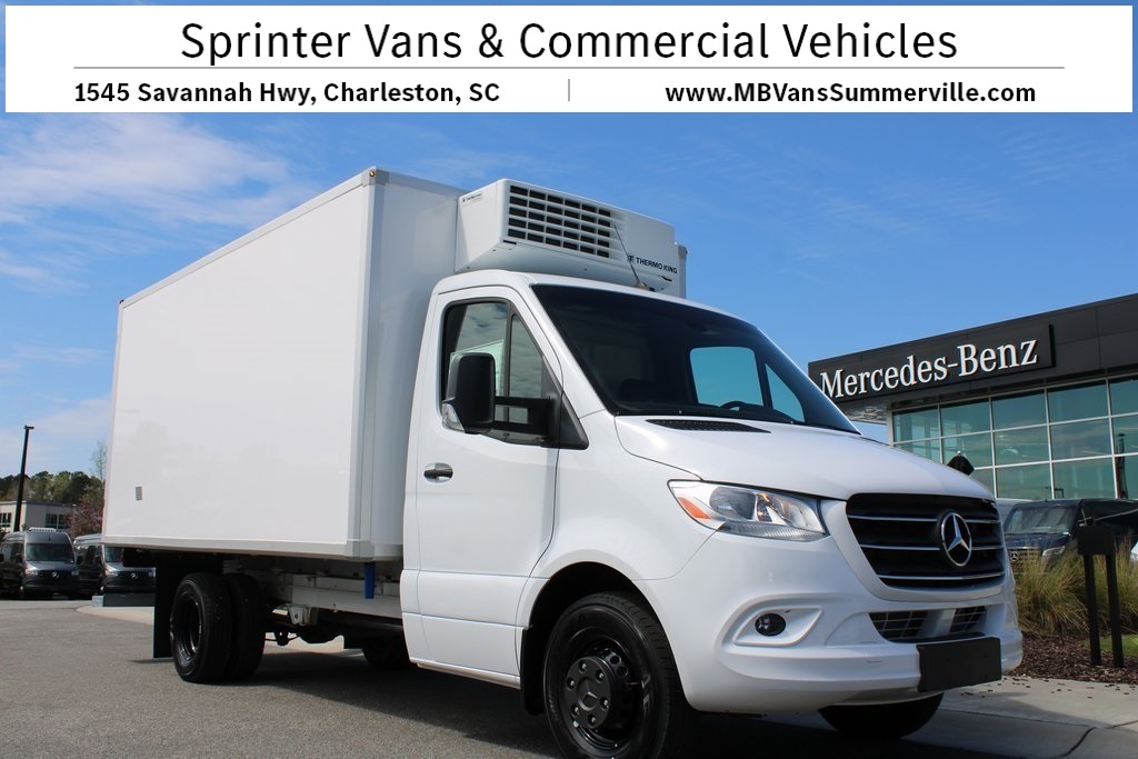2023 Mercedes-Benz Sprinter Cab Chassis Base's photo
