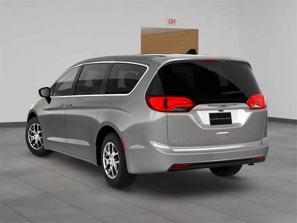 2026 Chrysler Voyager LE photo 4