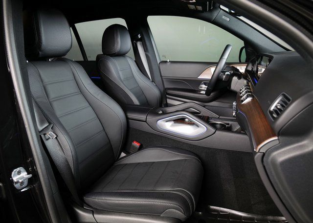 2025 Mercedes Benz GLE 580 4MATIC photo 3