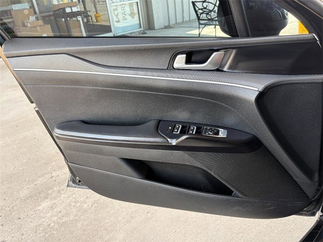 2023 Kia K5 GT-Line photo 24