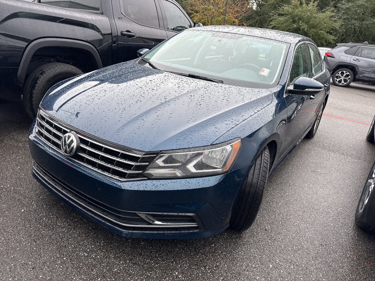 2018 Volkswagen Passat SE's photo