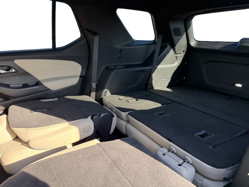 2022 Chevrolet Traverse 1LT photo 12