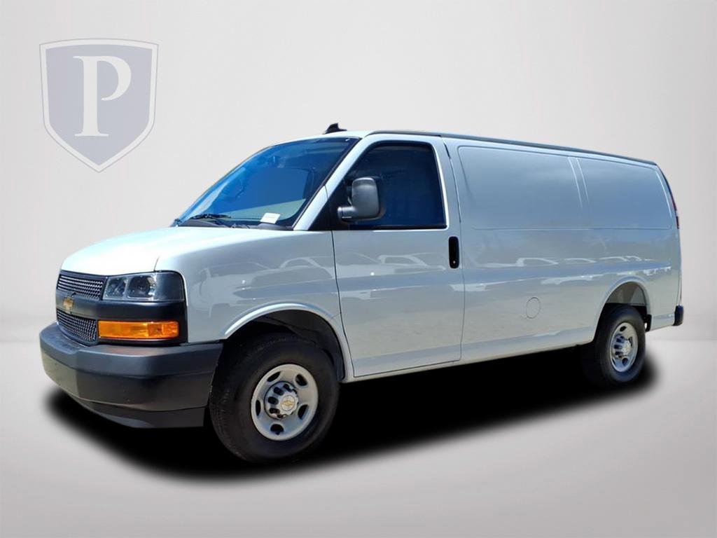 2025 Chevrolet Express 2500 Cargo photo 2