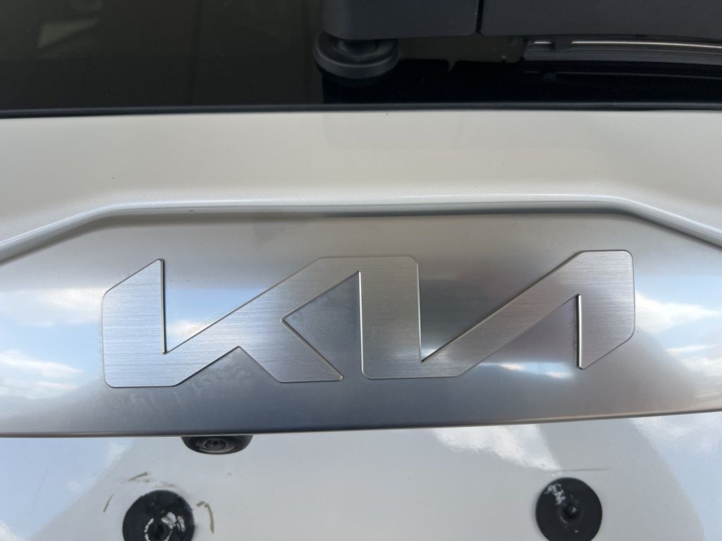 2023 Kia Seltos SX photo 30