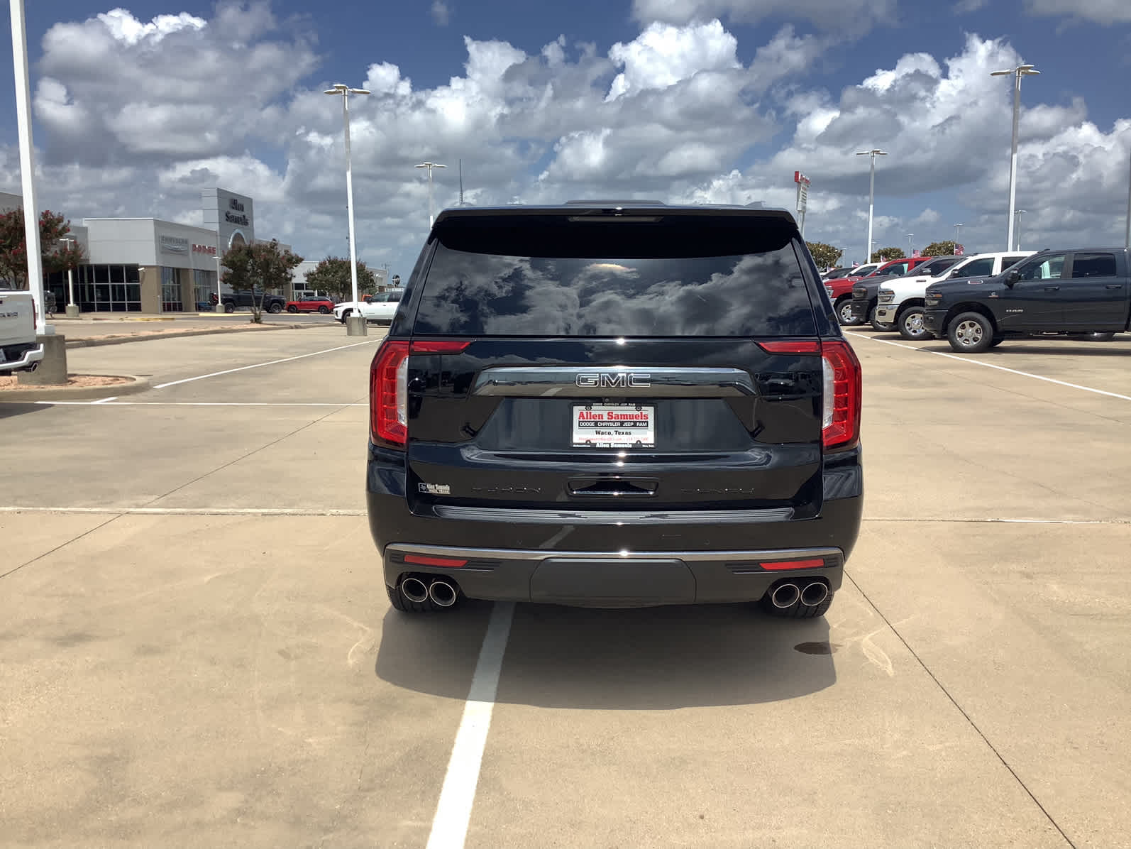 2023 Gmc Yukon Denali Ultimate photo 3