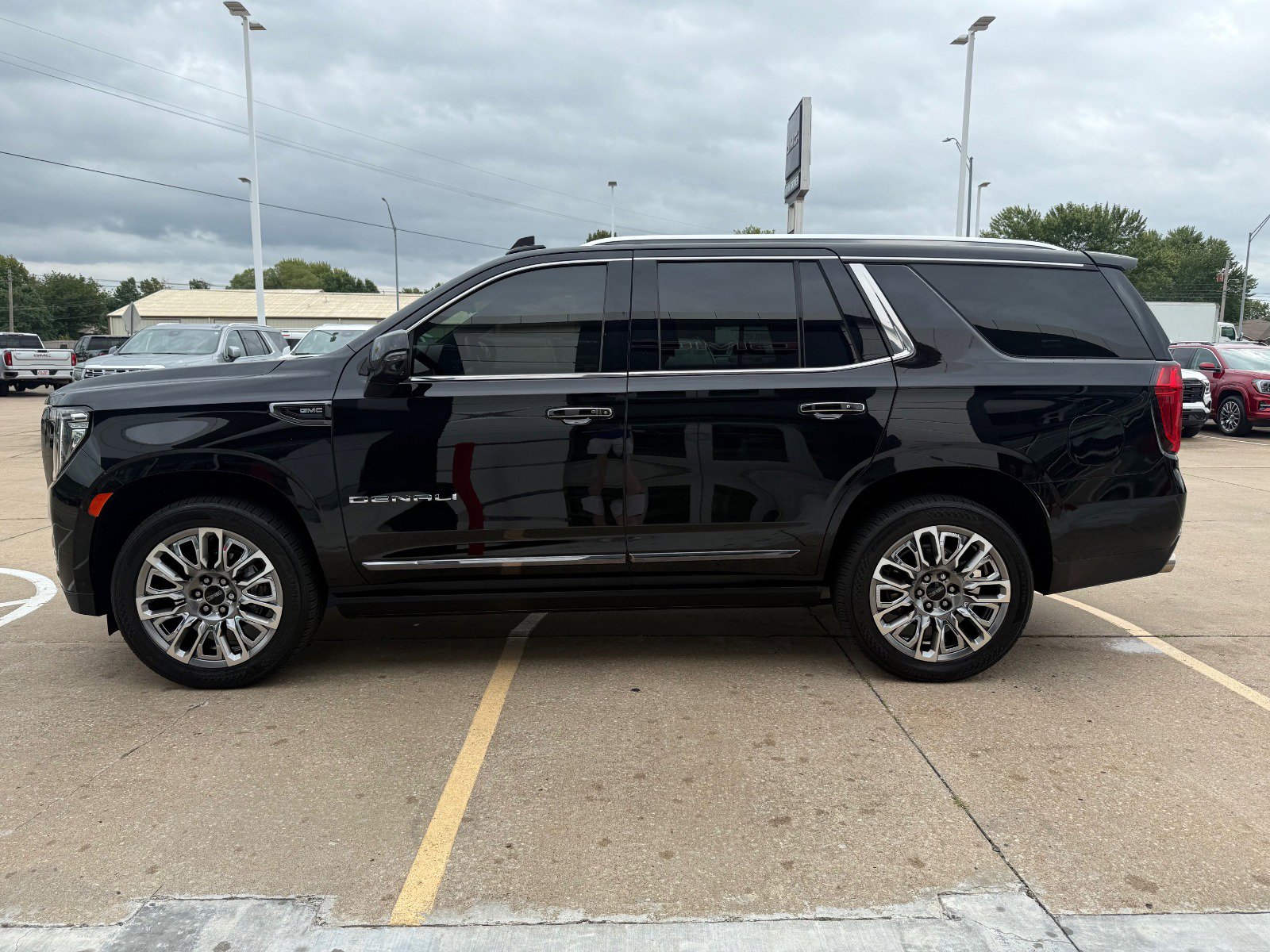 2023 Gmc Yukon Denali Ultimate photo 2