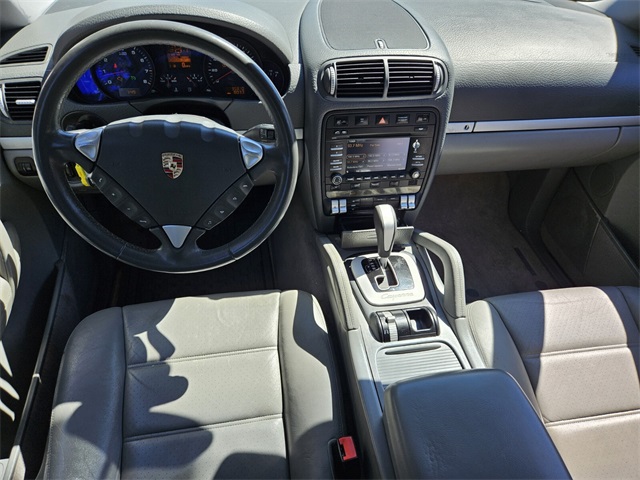 2010 Porsche Cayenne Base photo 13
