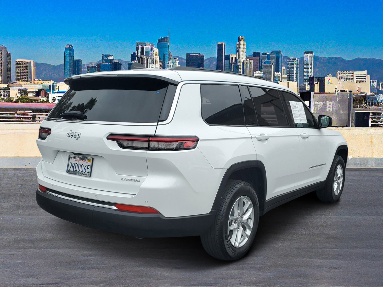 2025 Jeep Grand Cherokee Laredo X photo 4