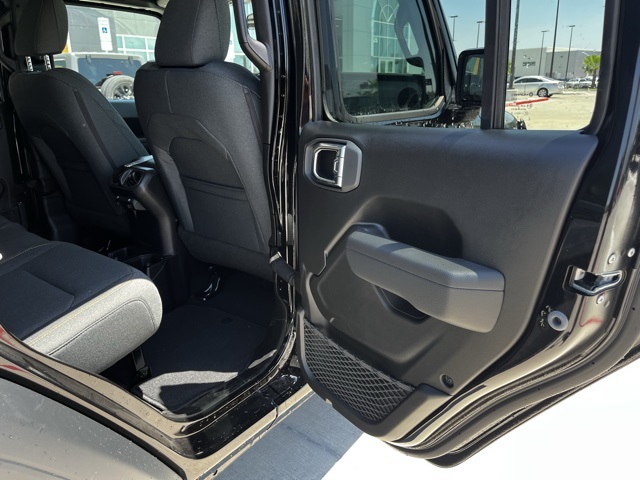 2025 Jeep Wrangler Sport S photo 18