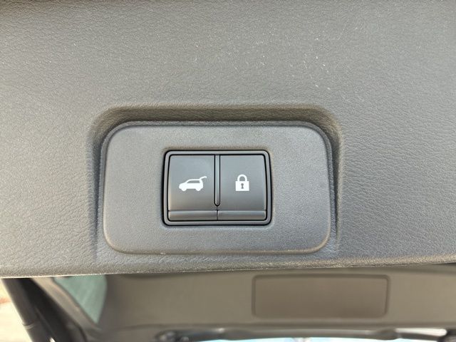 2023 Nissan Rogue SL photo 9