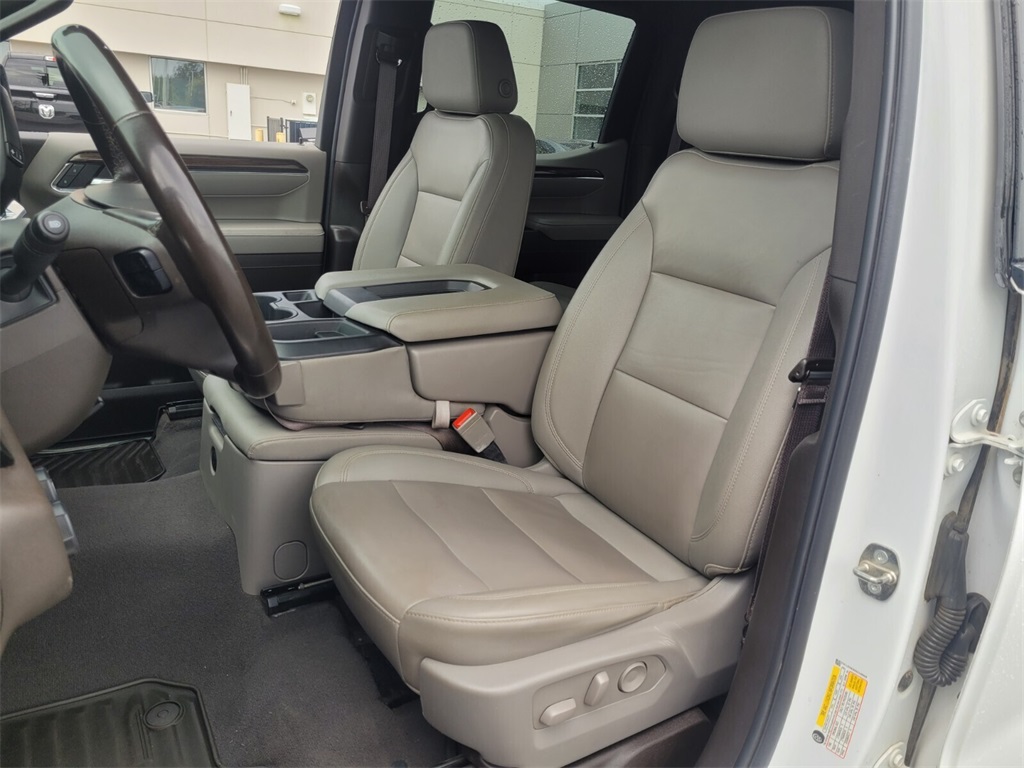 2024 Chevrolet Silverado 1500 LT photo 5