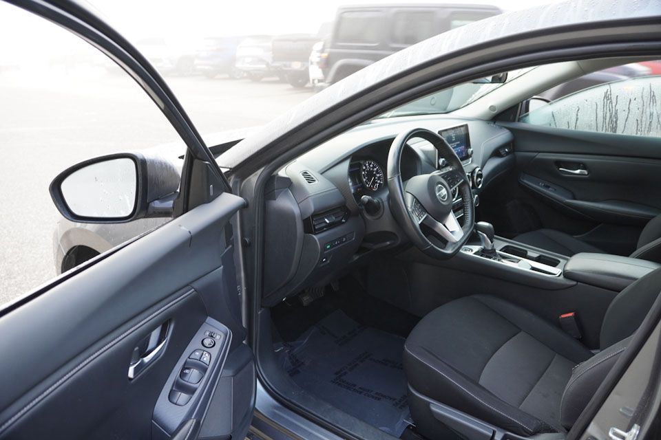 2022 Nissan Sentra SV photo 14