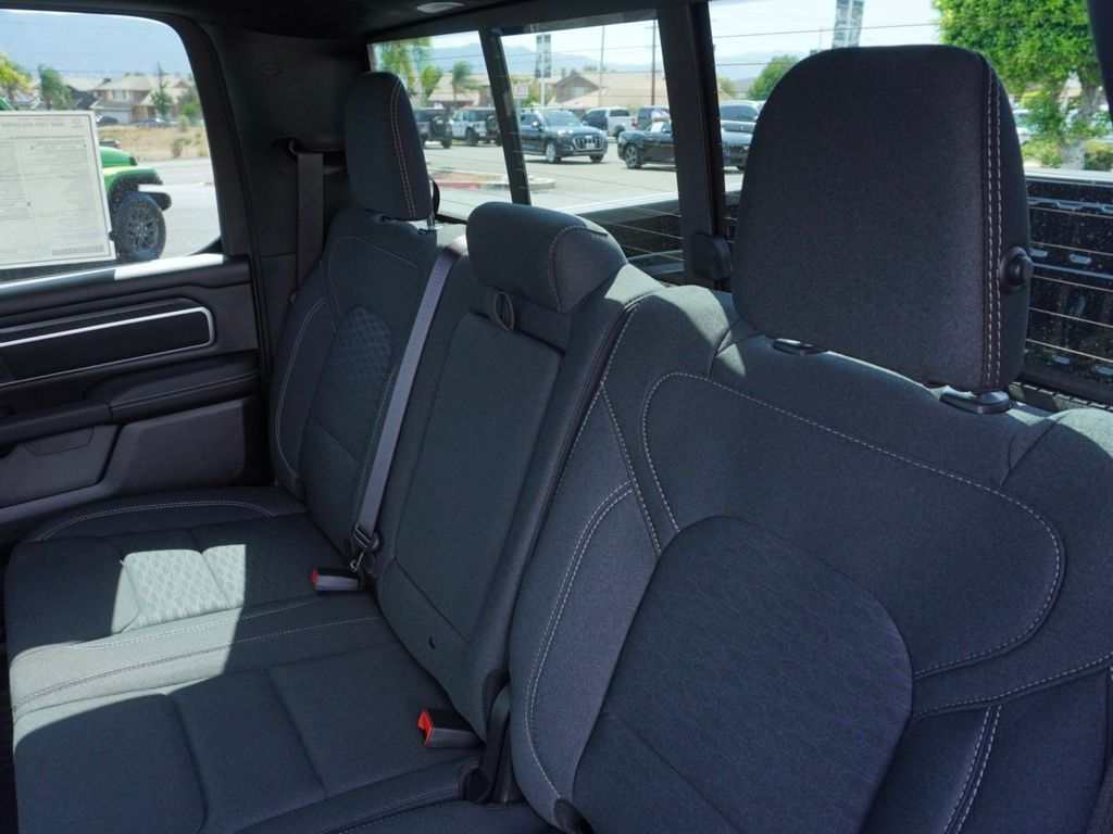 New 2026 Diamond Black Crystal Pearl-Coat Exterior Paint RAM Big Horn Sport Appearance Edition image 21