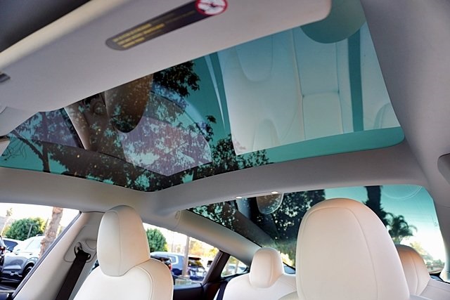 Used 2023  Tesla Long Range image 15