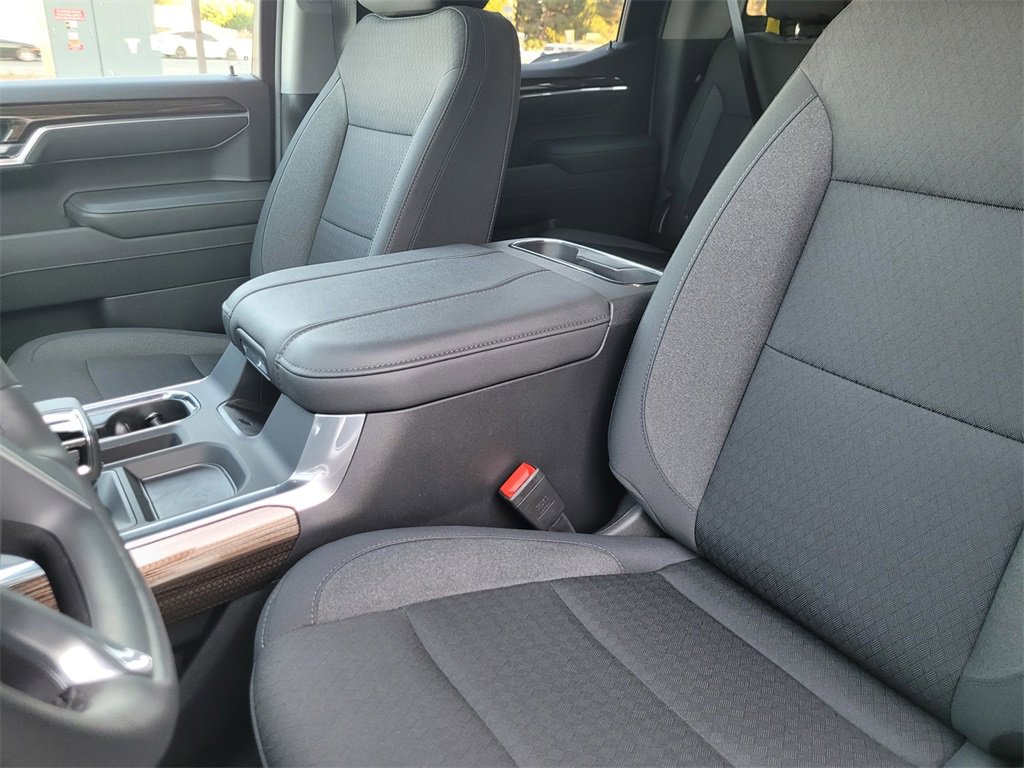 2025 Chevrolet Silverado 1500 RST photo 11