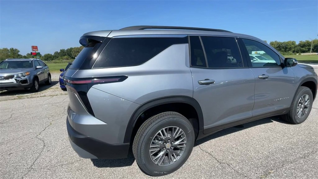 2026 Chevrolet Traverse photo 8