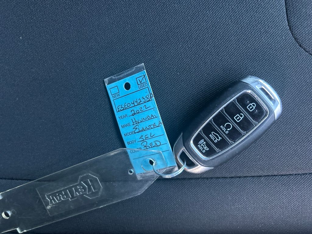 2022 Hyundai Elantra SEL Convenience photo 22