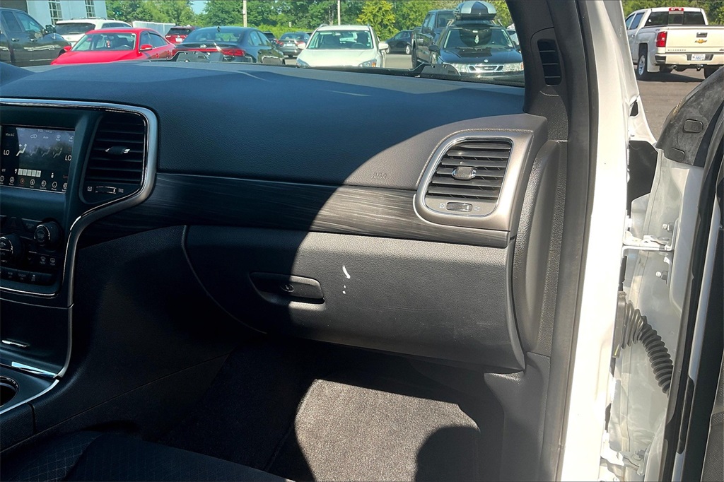 2021 Jeep Grand Cherokee Laredo E photo 12