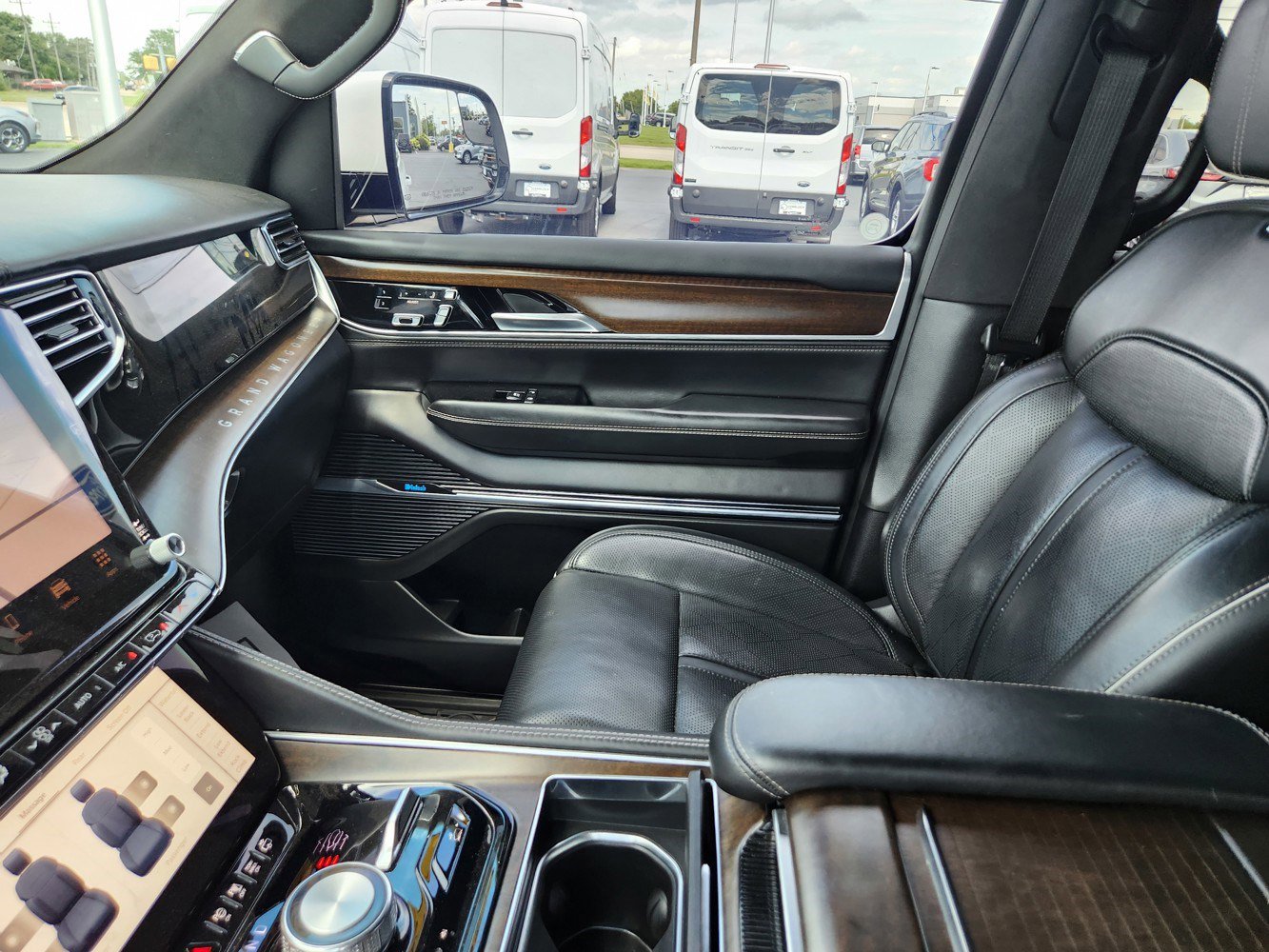 2022 Jeep Grand Wagoneer II photo 14