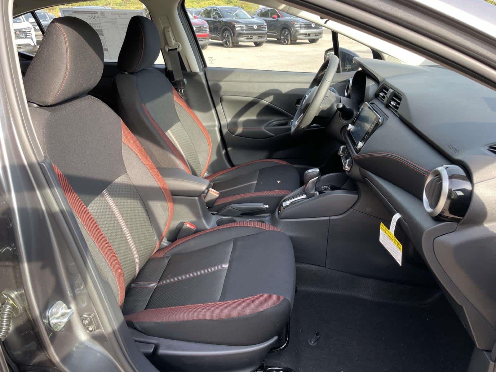 2025 Nissan Versa SR photo 15