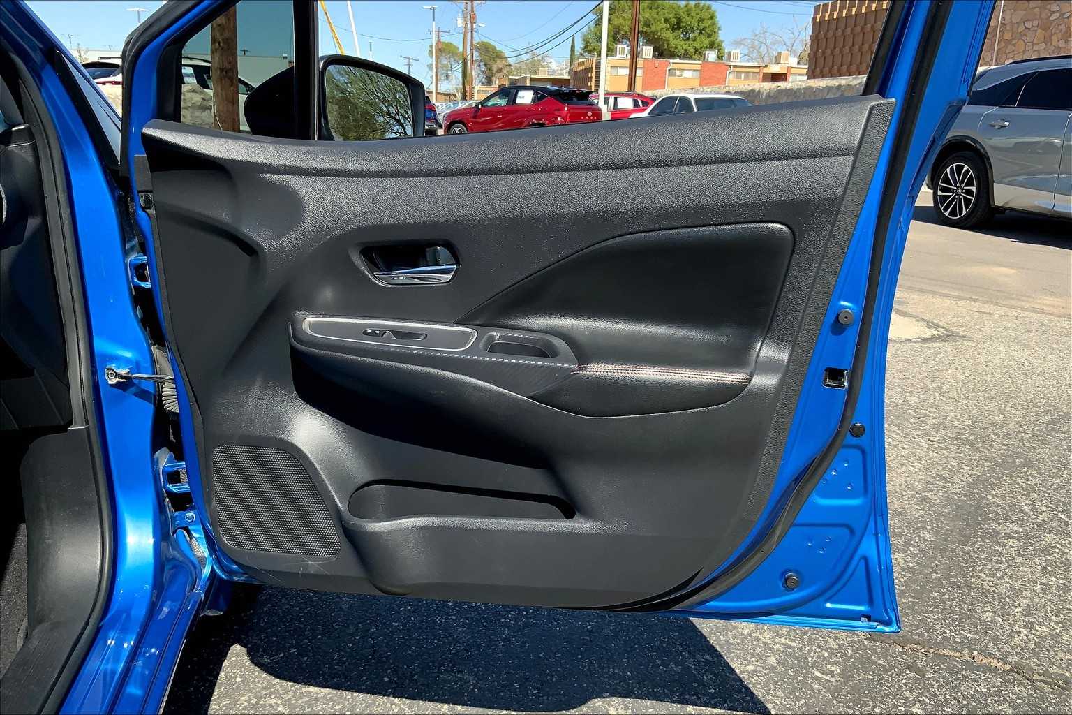 2020 Nissan Versa SR photo 19