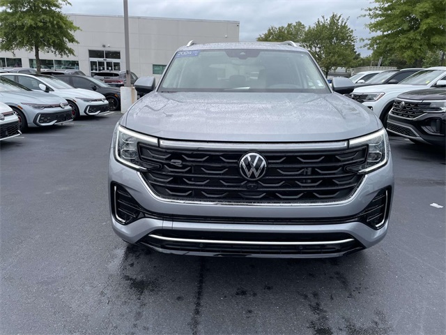 2024 Volkswagen Atlas SEL Premium R-Line photo 2