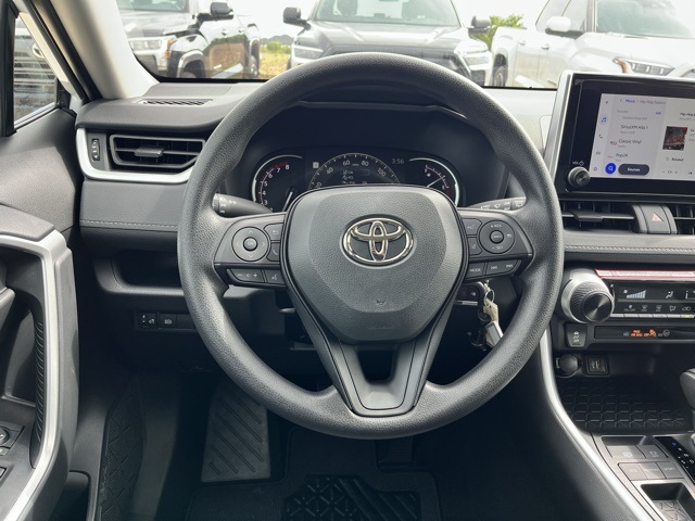 2025 Toyota RAV4 LE photo 4