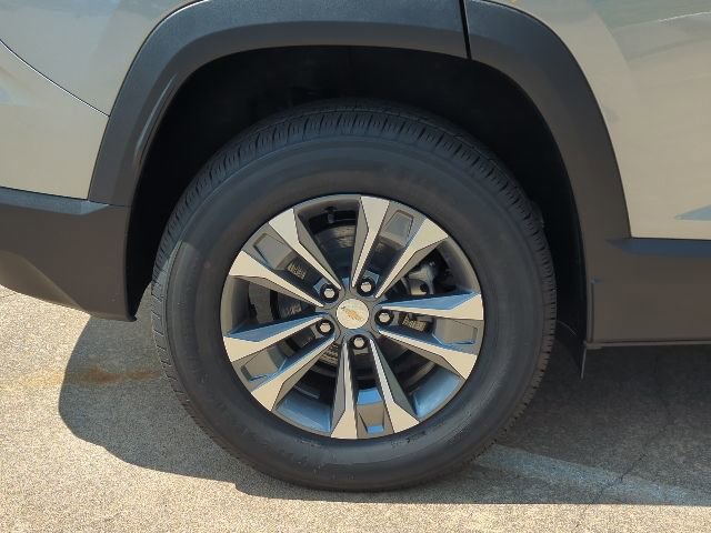 2026 Chevrolet Equinox LT photo 2