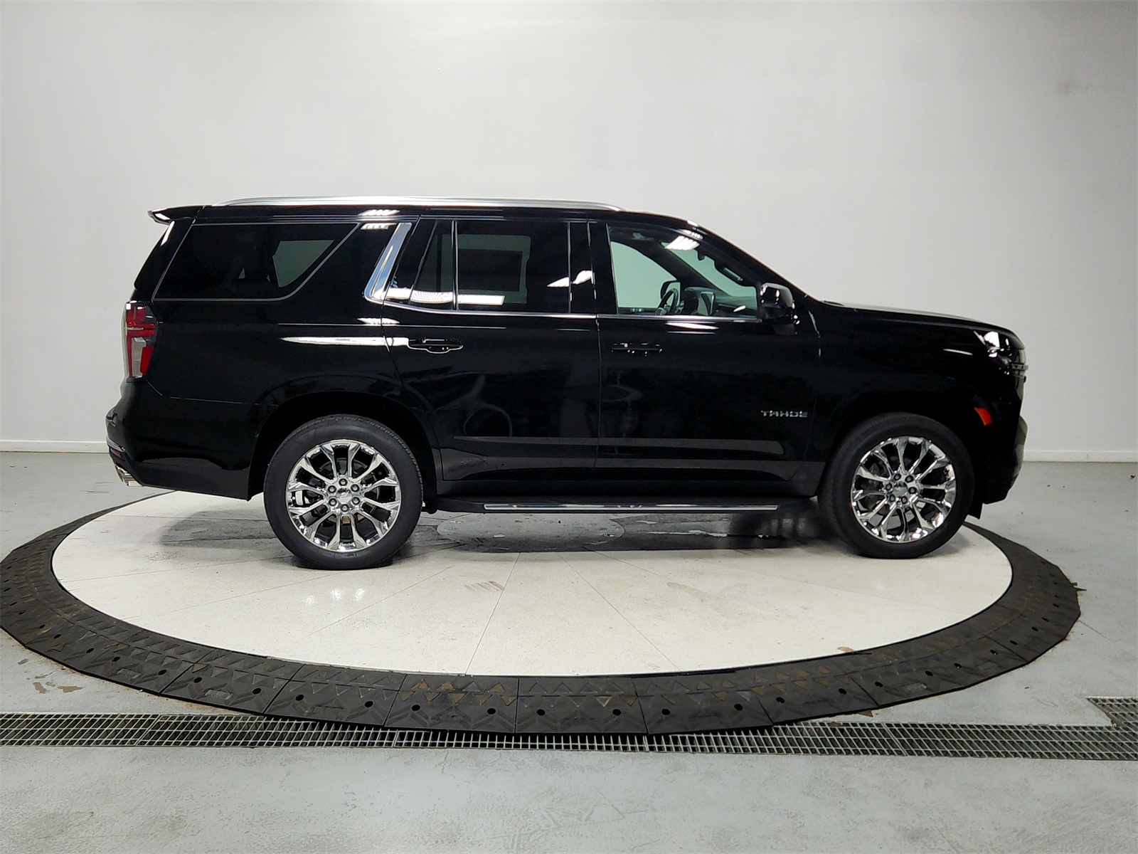 2022 Chevrolet Tahoe LT photo 4