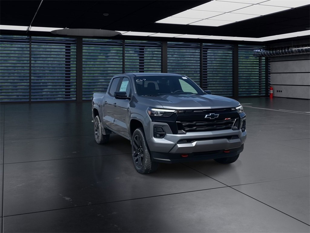 2025 Chevrolet Colorado Z71 photo 3