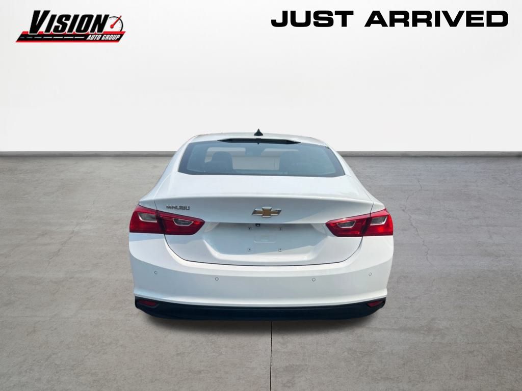 2023 Chevrolet Malibu LS photo 4