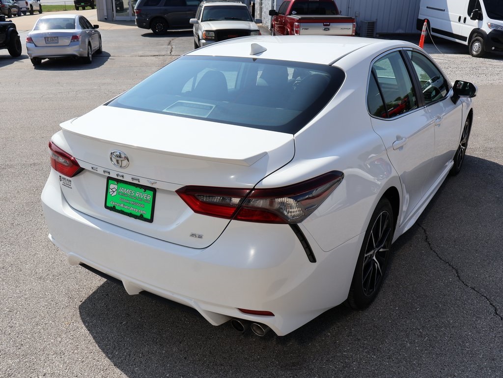 2024 Toyota Camry SE photo 5