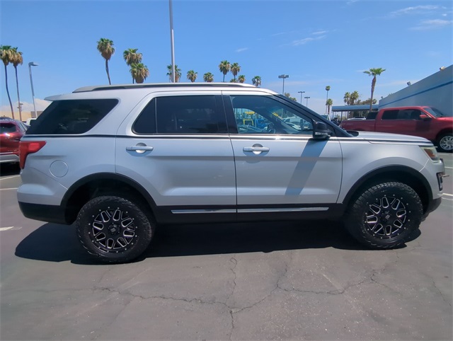 2017 Ford Explorer XLT photo 37