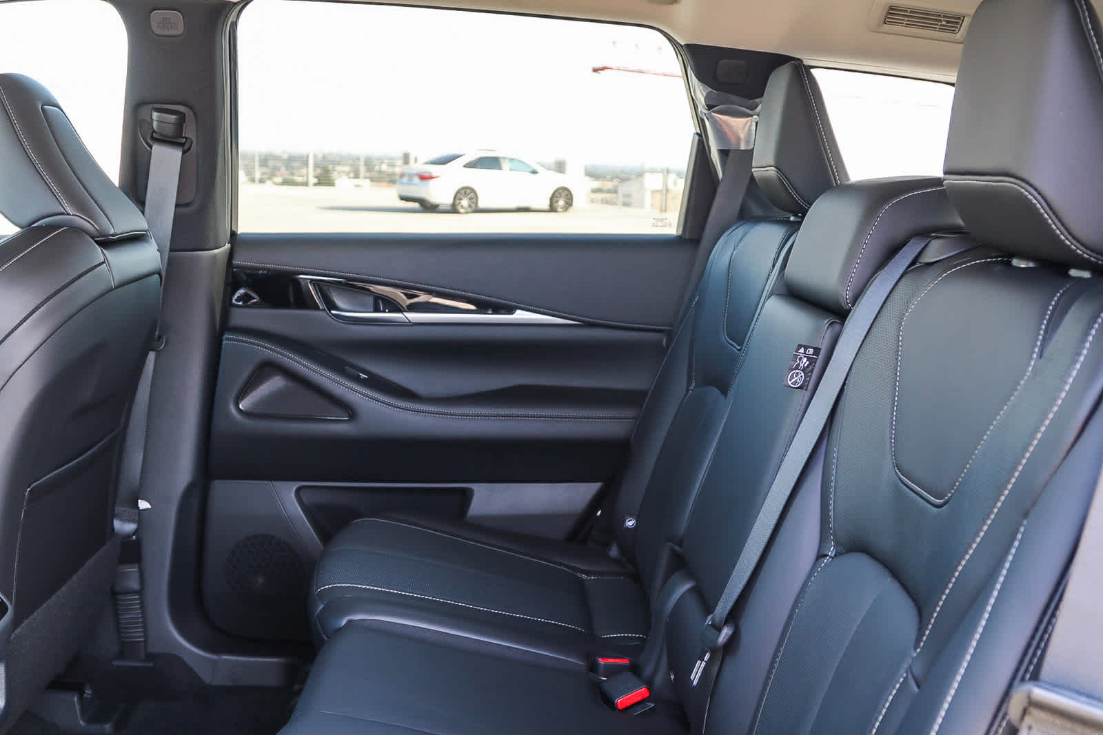 2025 Infiniti QX60 Pure photo 15