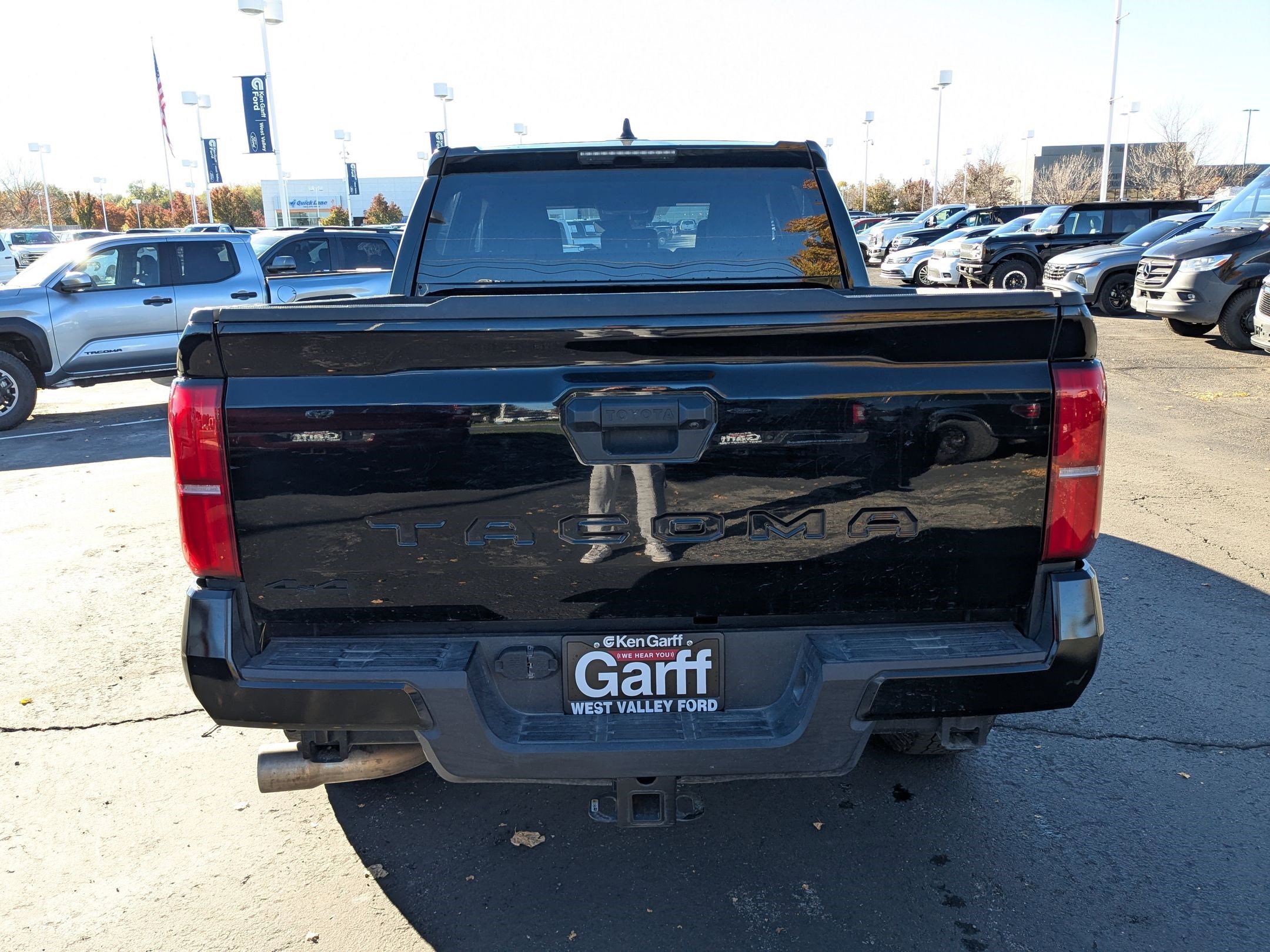 2024 Toyota Tacoma TRD Off-Road photo 2