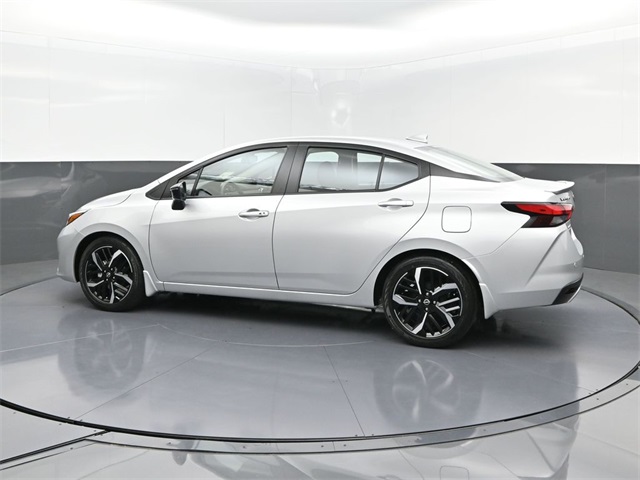 2025 Nissan Versa 1.6 SR photo 3