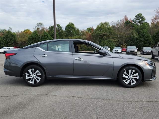2025 Nissan Altima 2.5 S photo 2