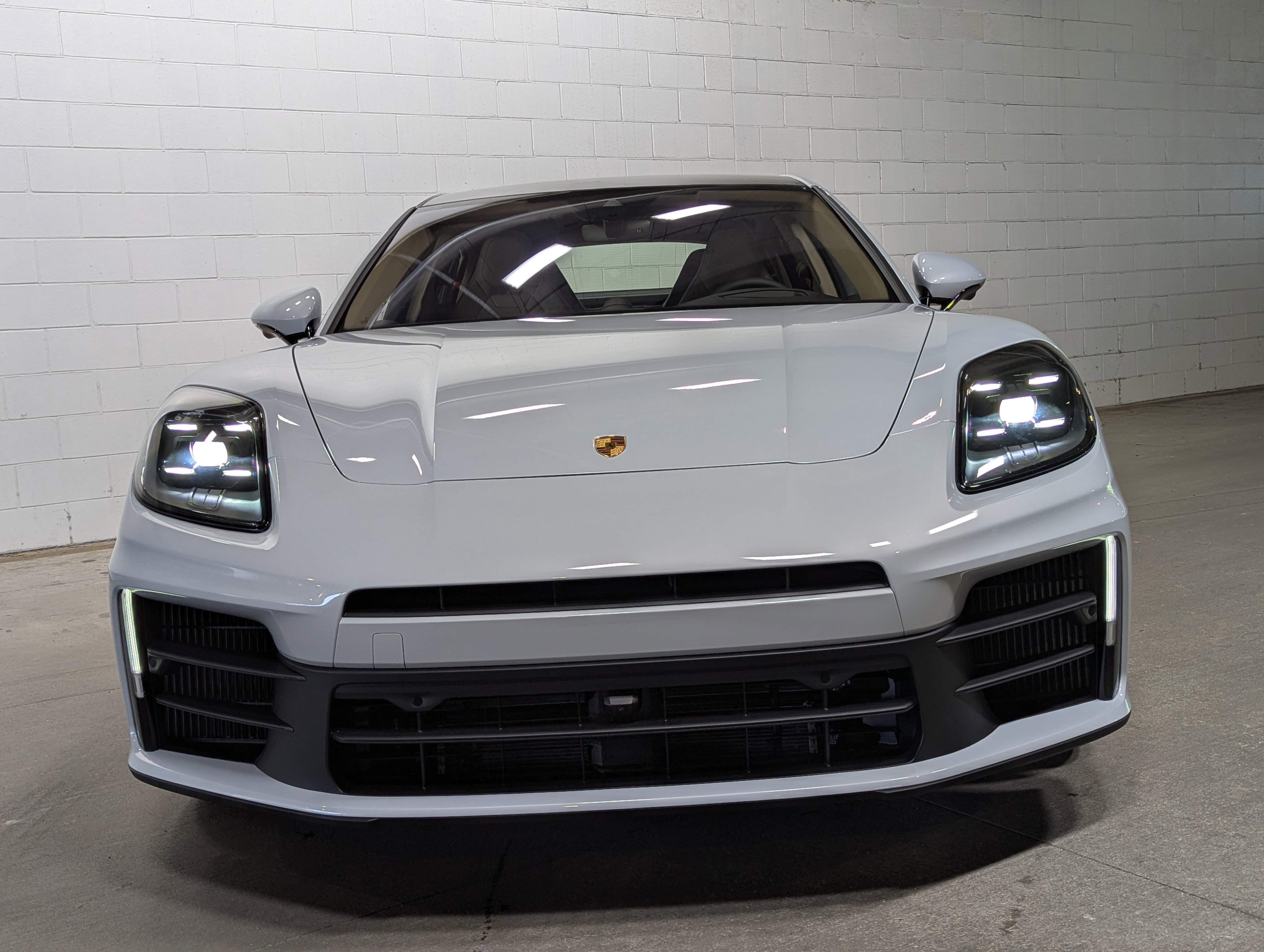 2026 Porsche Panamera 4 E-Hybrid photo 3