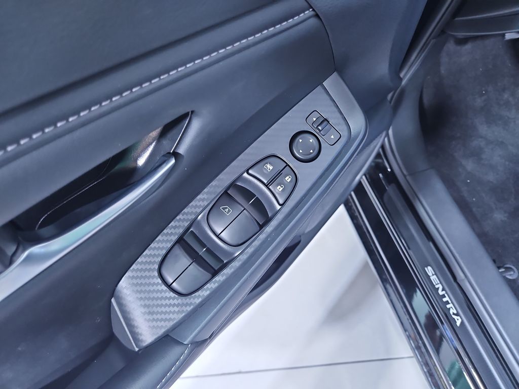 2025 Nissan Sentra SV photo 11