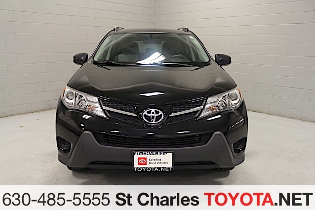 2015 Toyota RAV4 LE photo 2